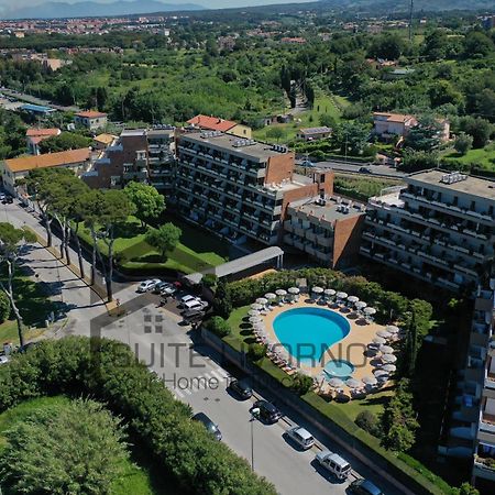 Suites Marilia Apartments Pool Side - Suite Livorno Holiday Home Group Bagian luar foto