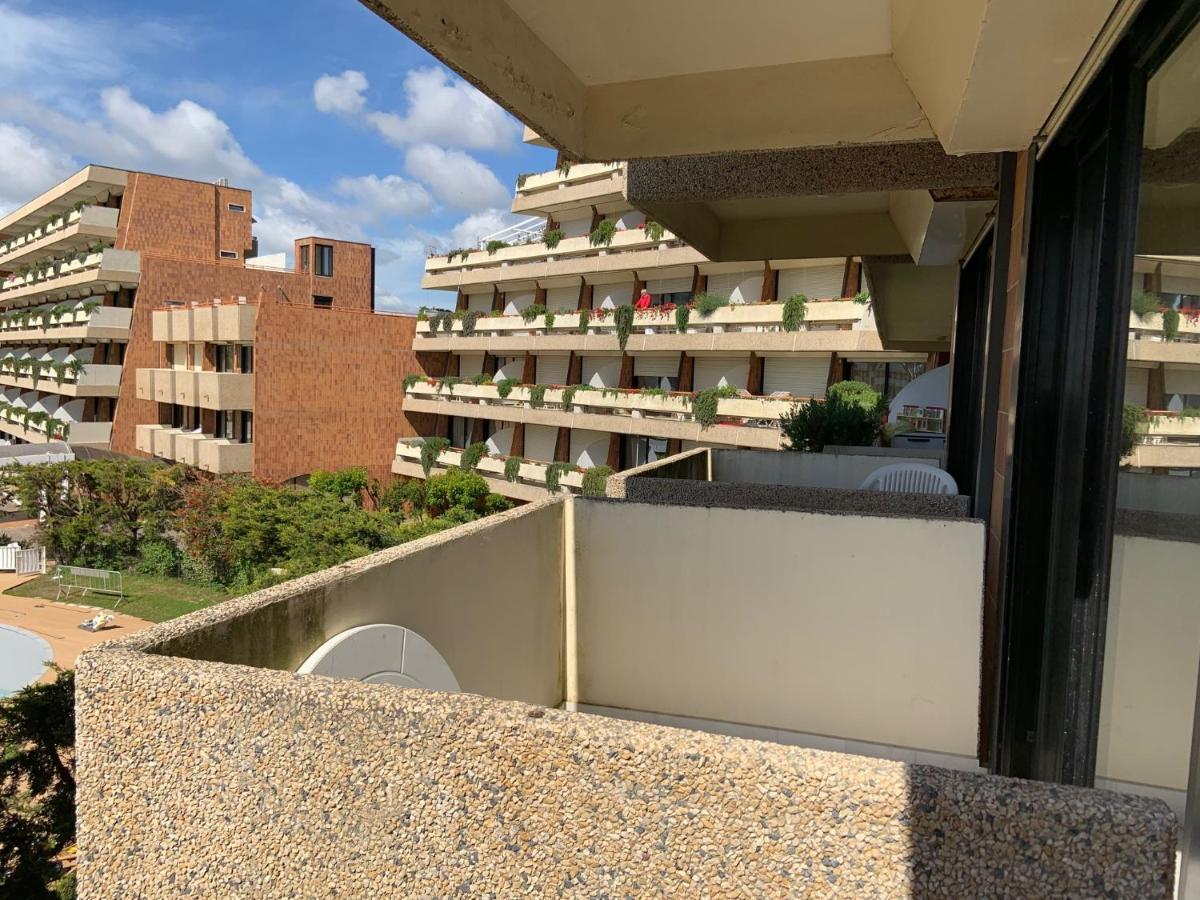 Suites Marilia Apartments Pool Side - Suite Livorno Holiday Home Group Bagian luar foto