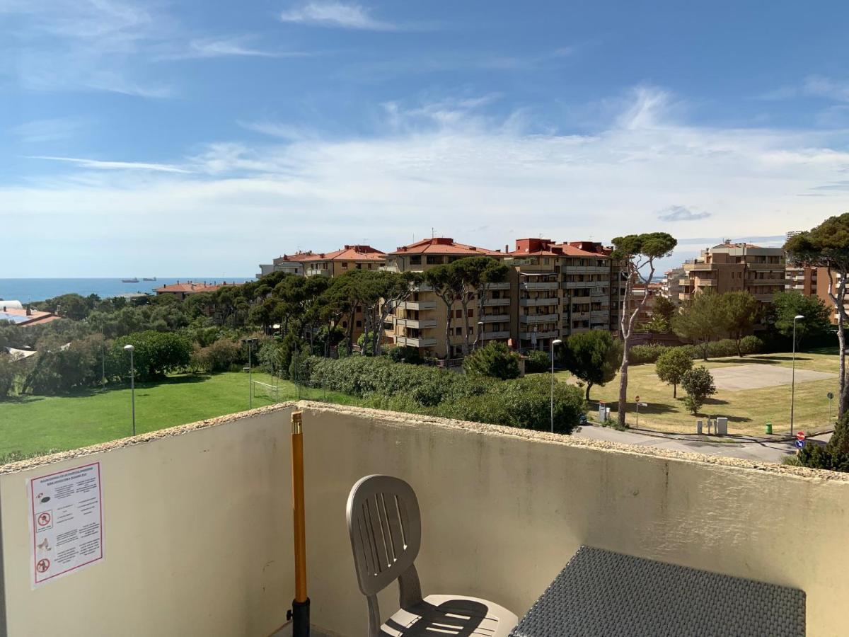Suites Marilia Apartments Pool Side - Suite Livorno Holiday Home Group Bagian luar foto