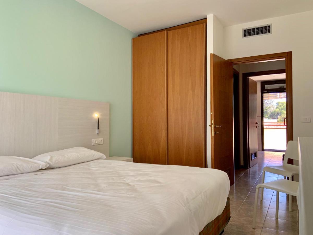 Suites Marilia Apartments Pool Side - Suite Livorno Holiday Home Group Bagian luar foto