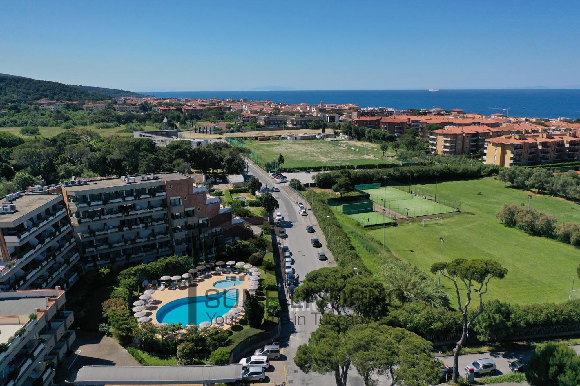 Suites Marilia Apartments Pool Side - Suite Livorno Holiday Home Group Bagian luar foto