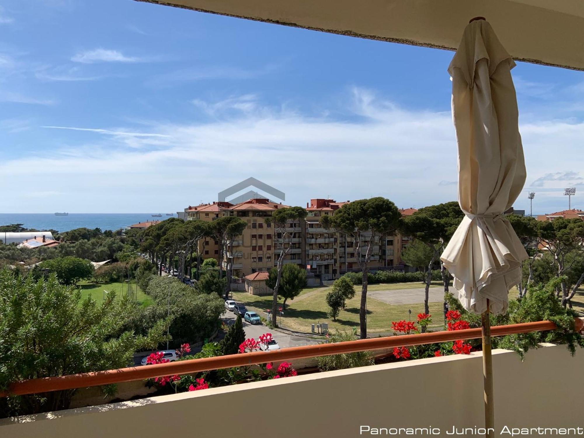 Suites Marilia Apartments Pool Side - Suite Livorno Holiday Home Group Bagian luar foto