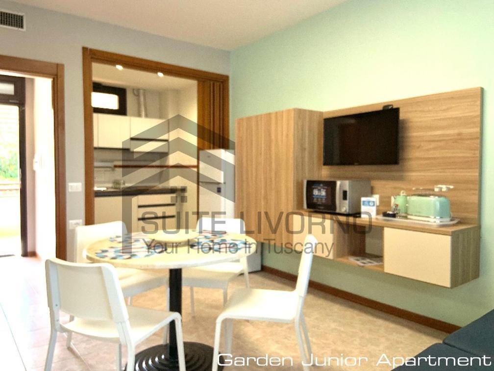 Suites Marilia Apartments Pool Side - Suite Livorno Holiday Home Group Bagian luar foto