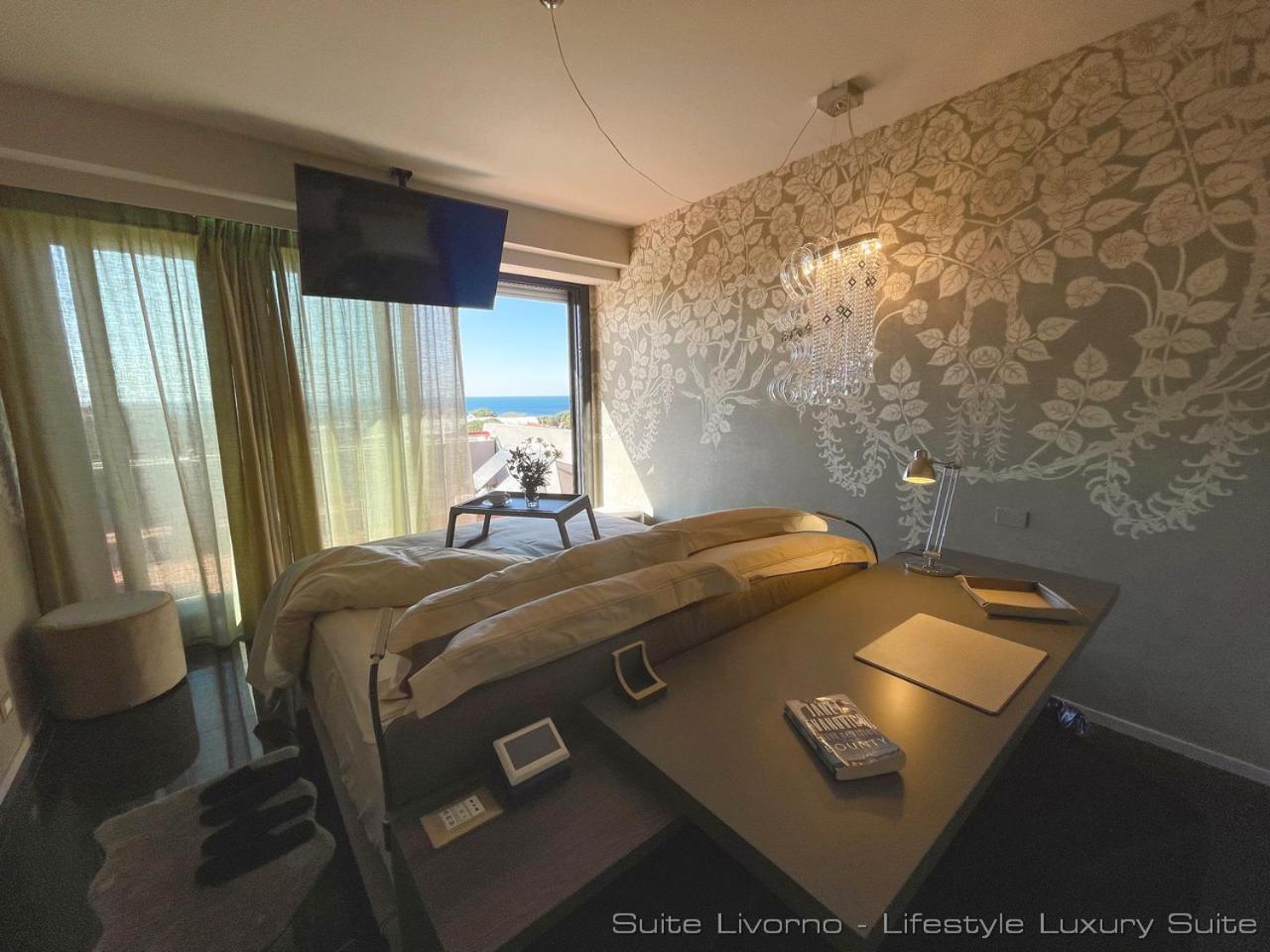 Suites Marilia Apartments Pool Side - Suite Livorno Holiday Home Group Bagian luar foto