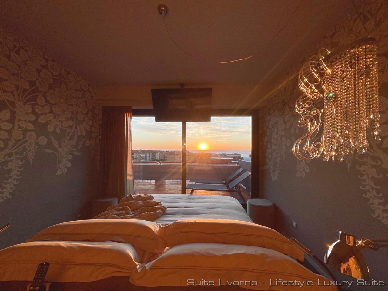 Suites Marilia Apartments Pool Side - Suite Livorno Holiday Home Group Bagian luar foto