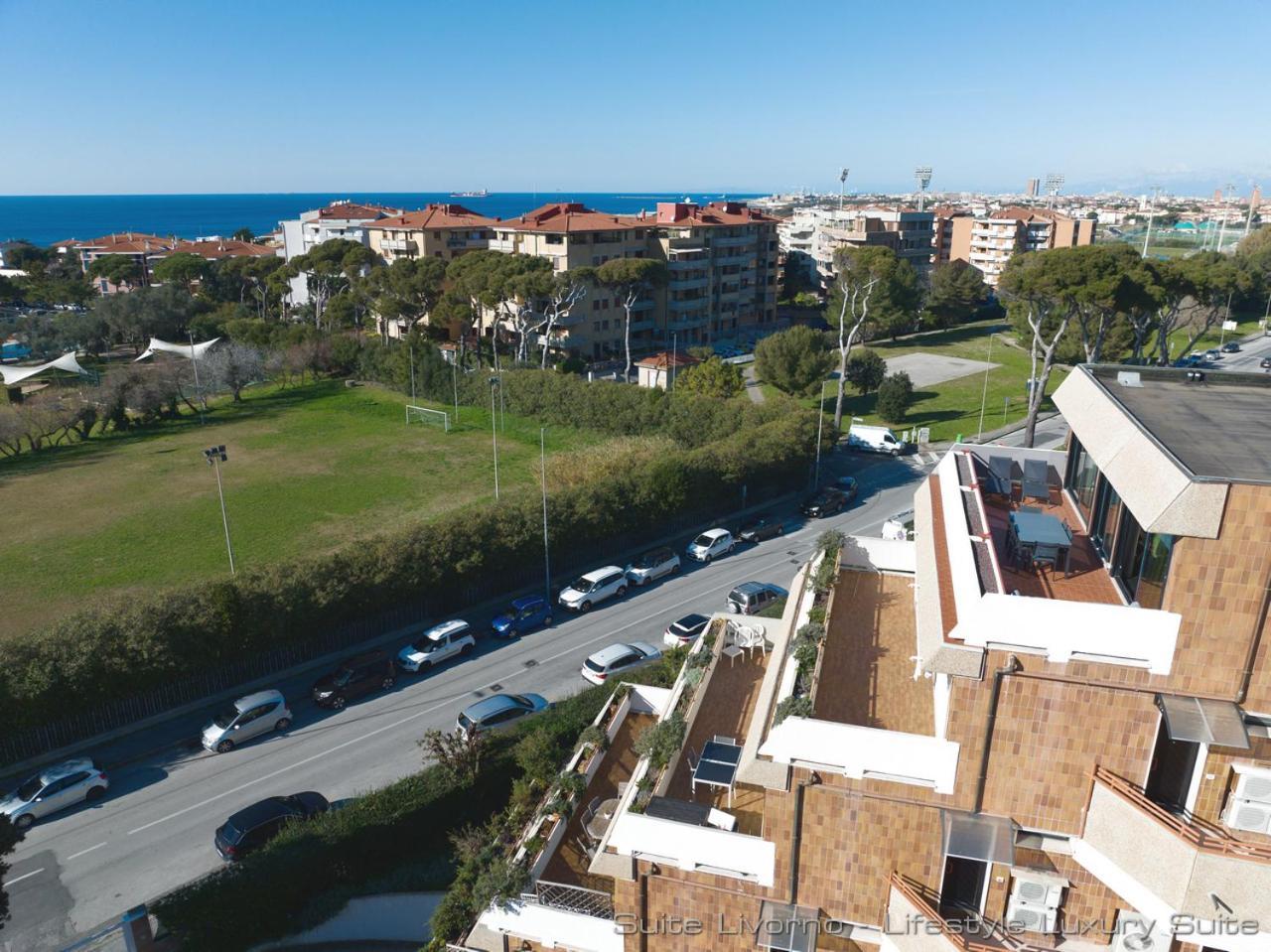 Suites Marilia Apartments Pool Side - Suite Livorno Holiday Home Group Bagian luar foto