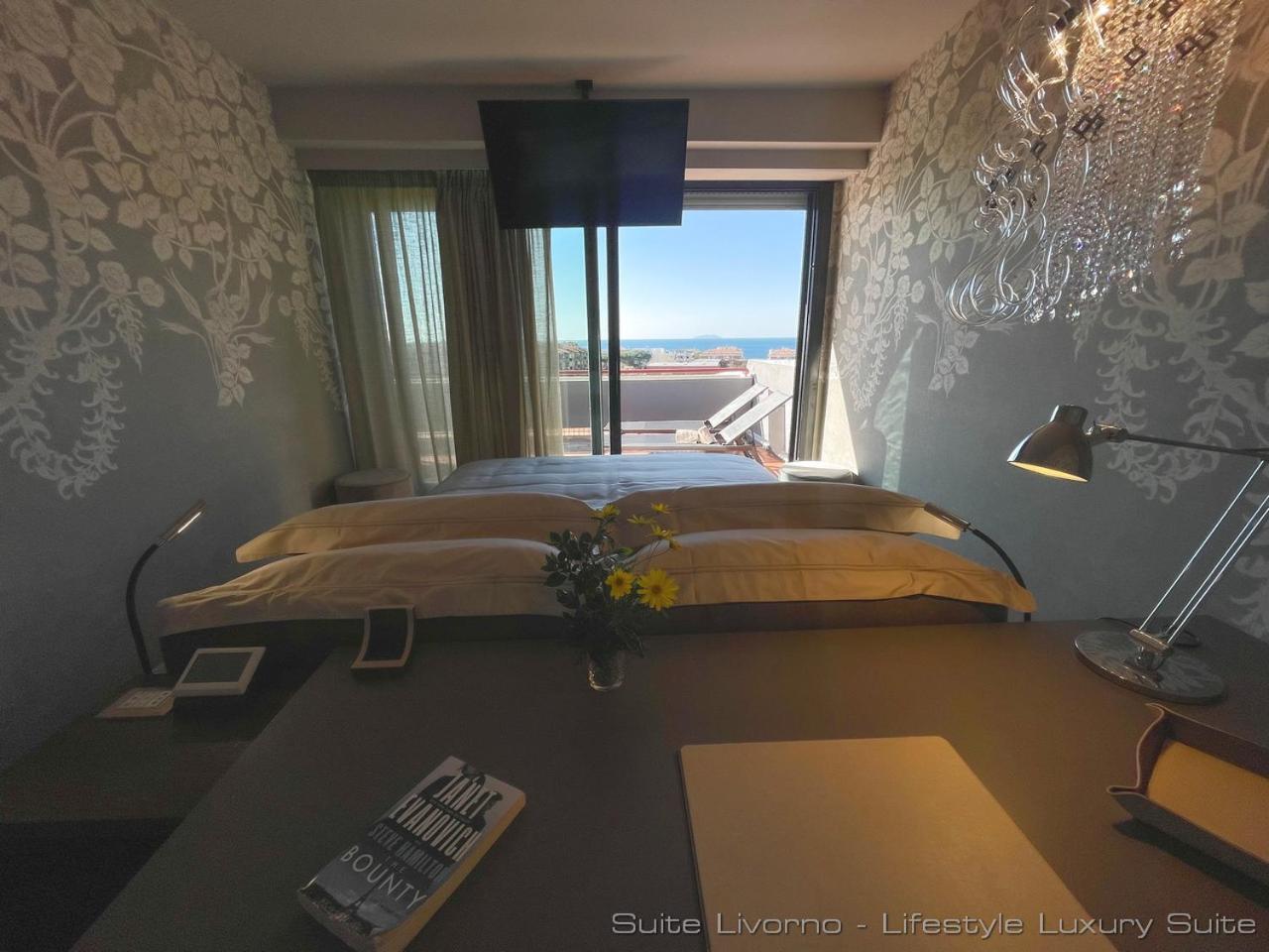 Suites Marilia Apartments Pool Side - Suite Livorno Holiday Home Group Bagian luar foto